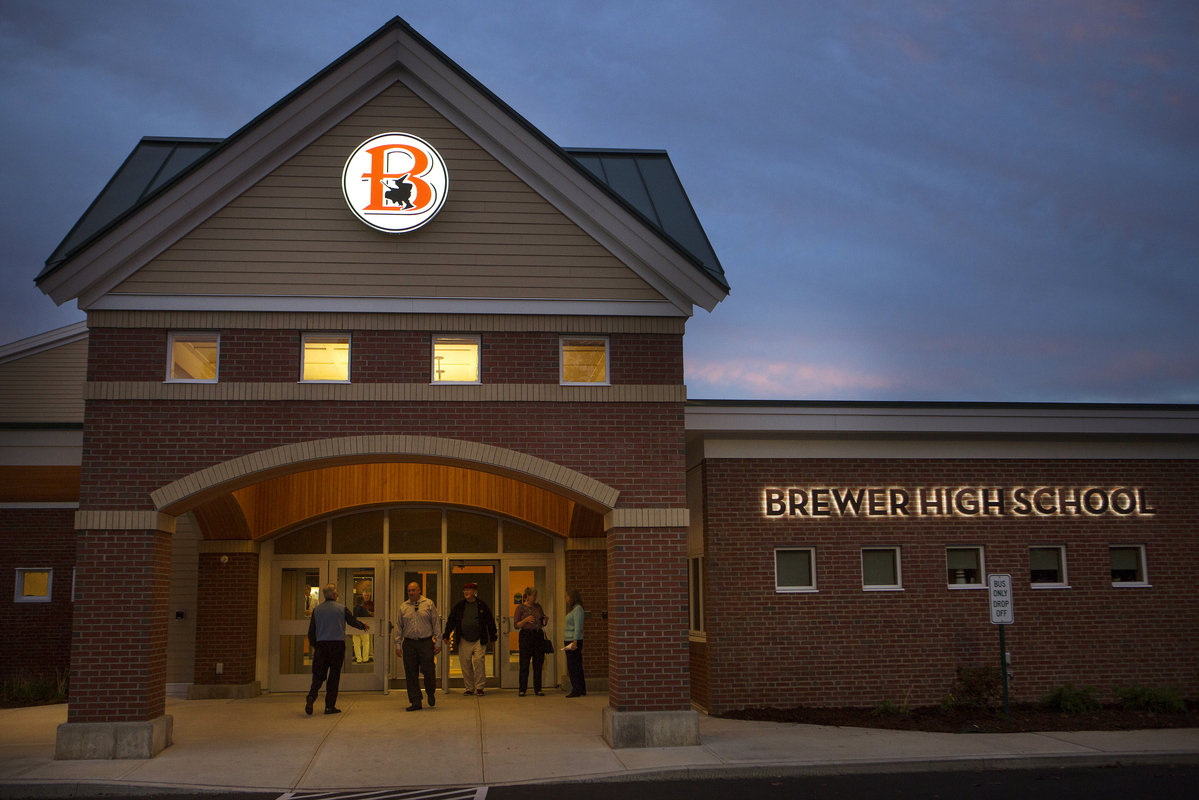 Brewer track stars among latest inductees into school's Sports Hall of Fame