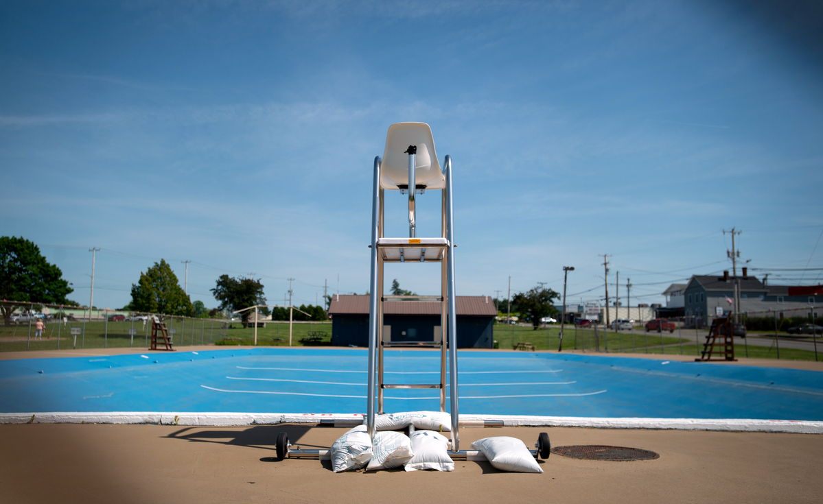 Brewer closes its leaky public pool