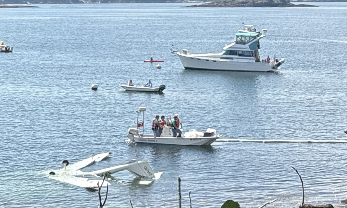 Small plane crashes off Bristol