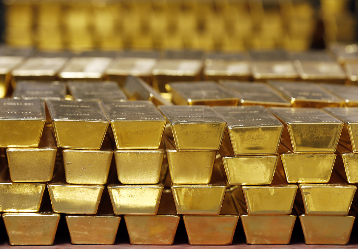 Man and woman accused of stealing gold from Maine business as part of international theft ring