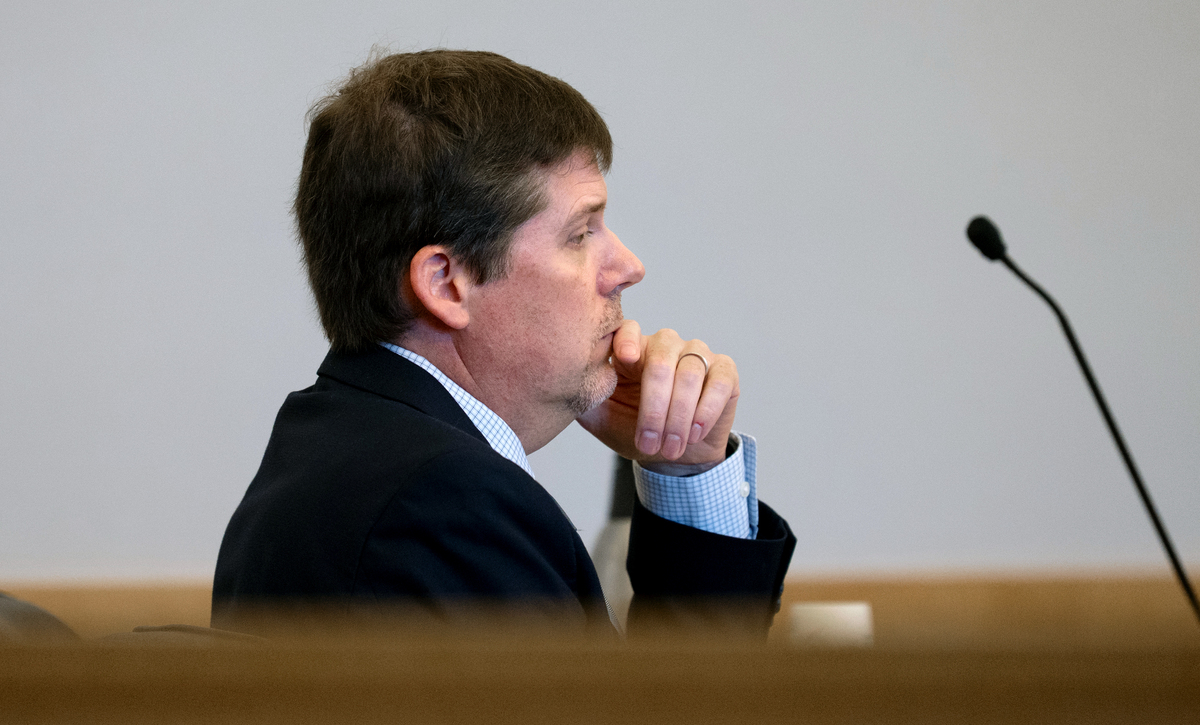 Judge finds former state worker not responsible for dog's death in hot car