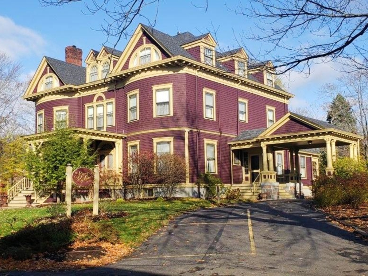 Midcoast Victorian inn sells for $3.3M